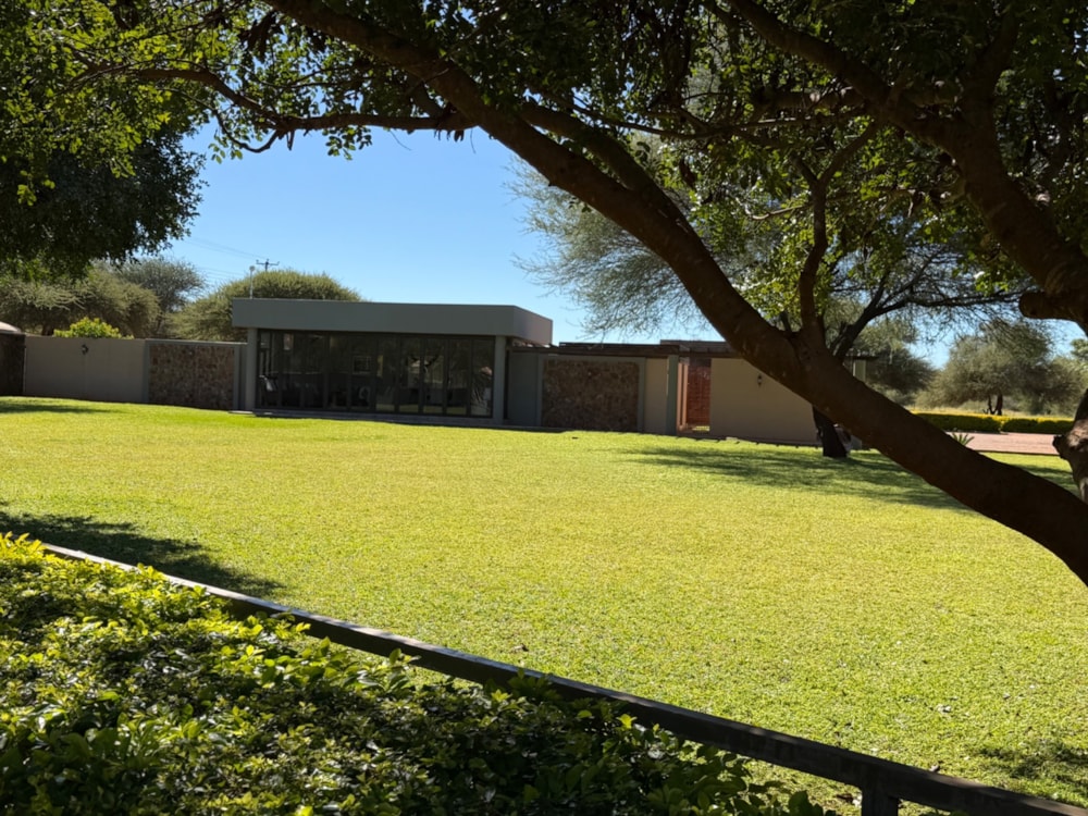House for sale in Gaborone, Botswana - 3BO1739603 House for sale in Gaborone, Botswana - 3BO1739603