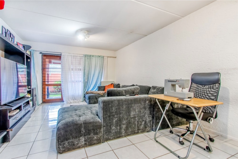 Apartment to rent in Ferndale, Randburg - RAL1739667