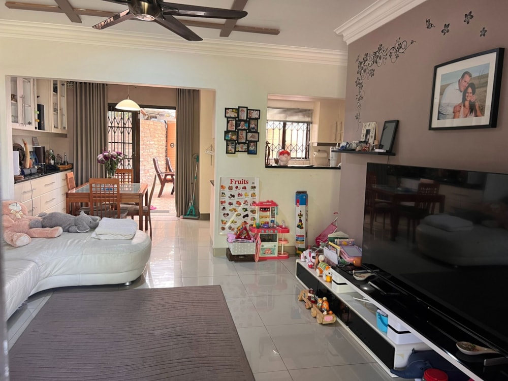 Townhouse for sale in Camperdown - 1PM1740815