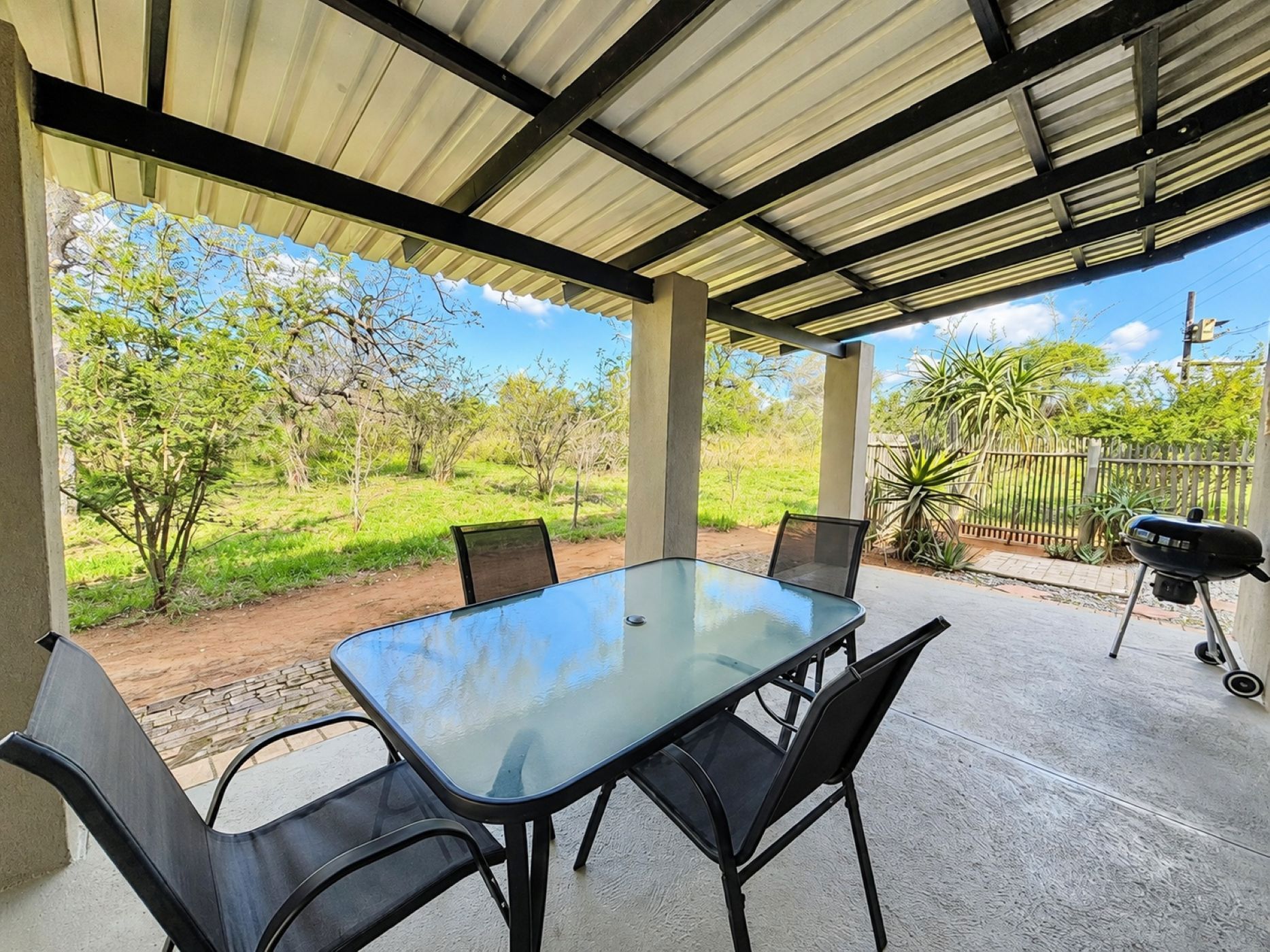 Apartment to rent in Hoedspruit - 1HS1739798