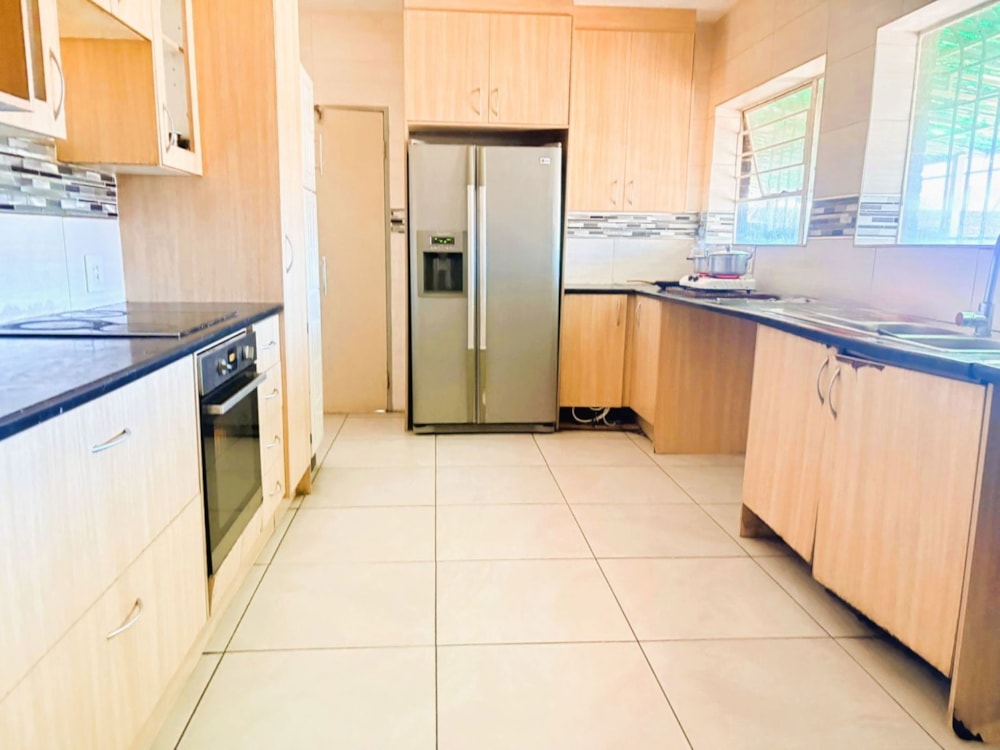 House for sale in The Hill, Johannesburg - 1GV1739830 House for sale in The Hill, Johannesburg - 1GV1739830