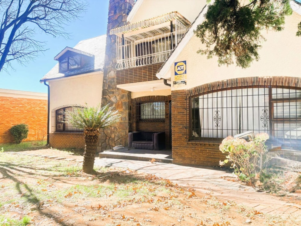 House for sale in The Hill, Johannesburg - 1GV1739830 House for sale in The Hill, Johannesburg - 1GV1739830