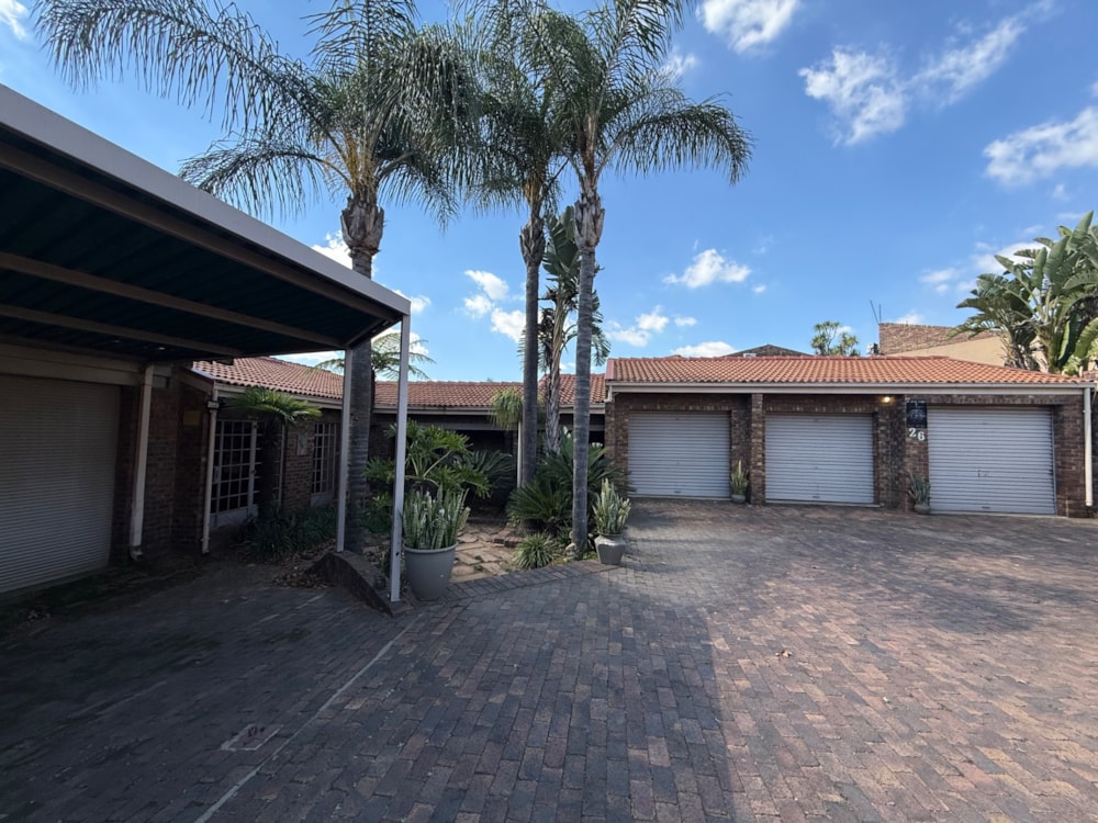 Double-storey house for sale in Die Heuwel - 1WD1739933 Double-storey house for sale in Die Heuwel - 1WD1739933