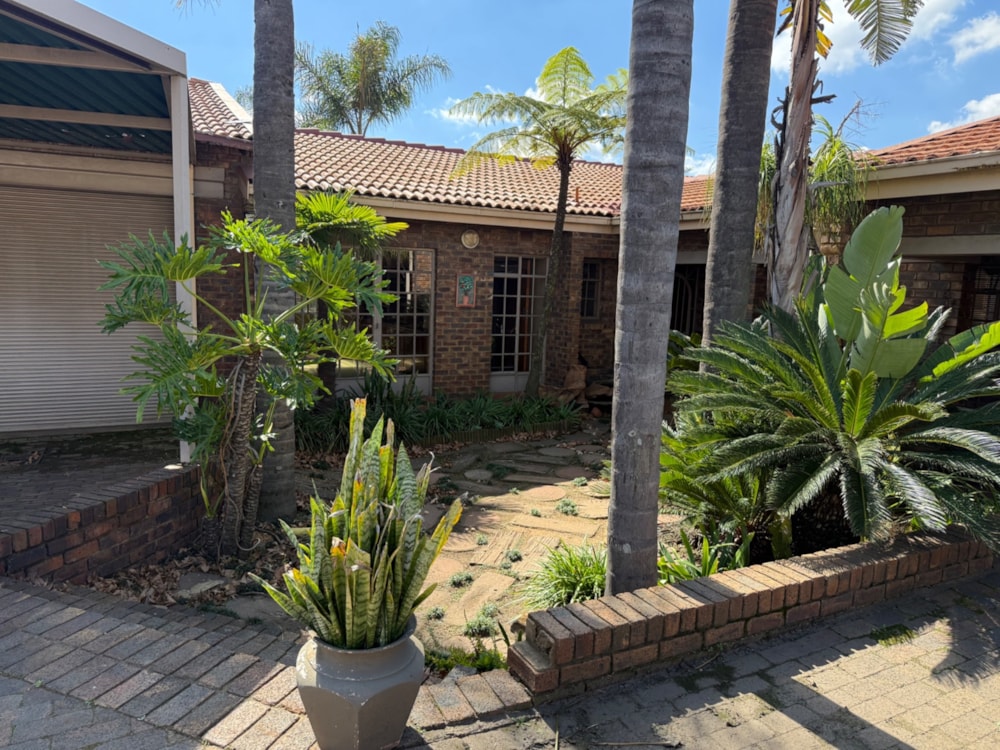 Double-storey house for sale in Die Heuwel - 1WD1739933