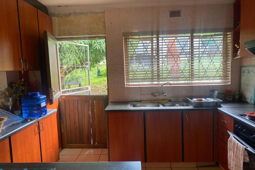 House for sale in Chatsworth, KwaZulu-Natal - 1WP1739943