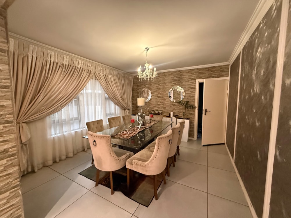 Security estate home for sale in Reyno Ridge - 1WD1740008
