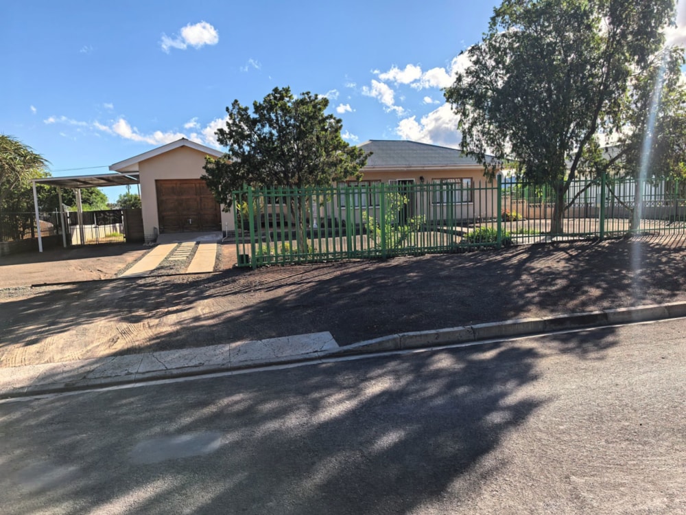 House for sale in Hospital Hill, Beaufort West - 1KK1739991 House for sale in Hospital Hill, Beaufort West - 1KK1739991