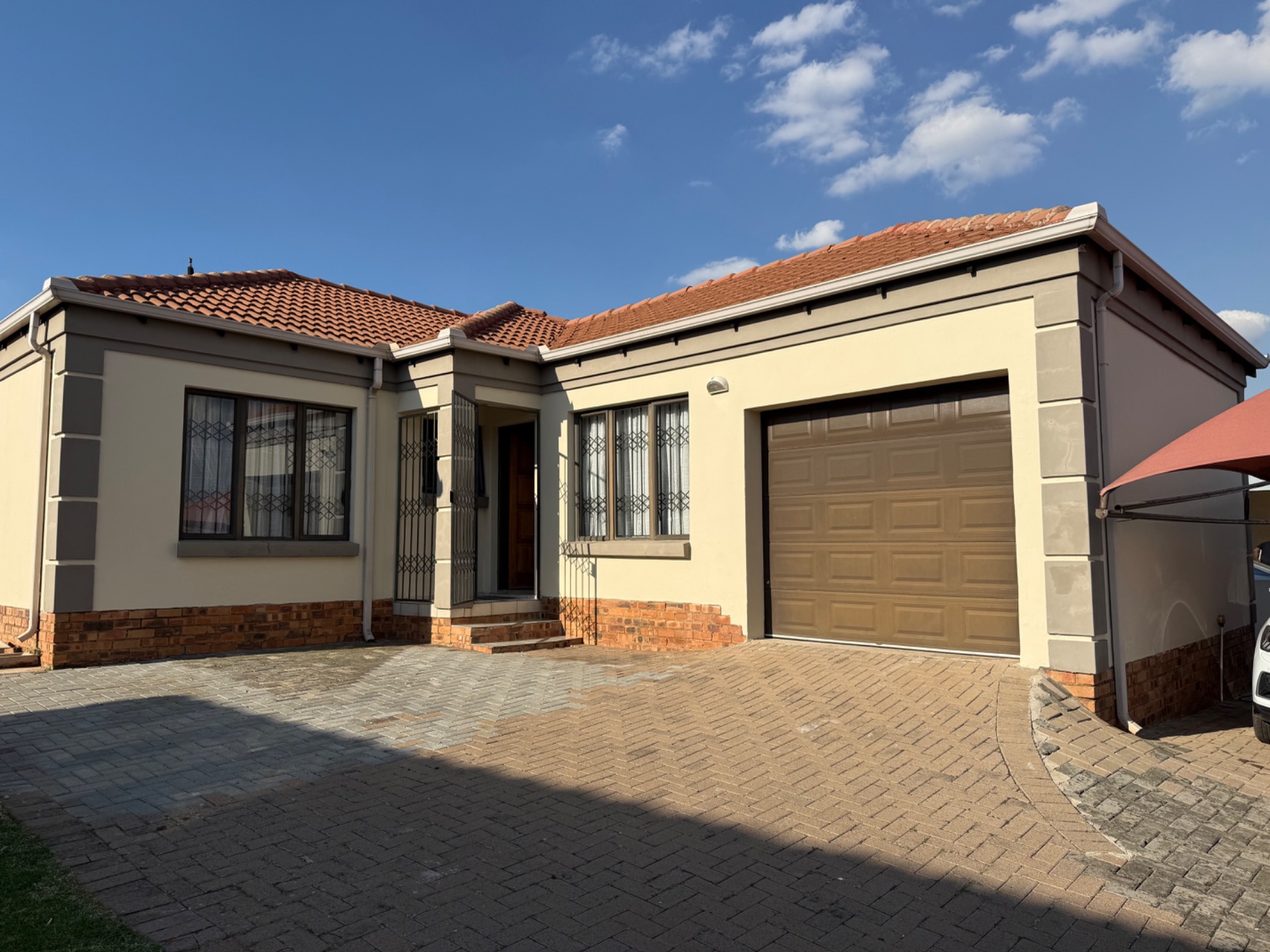 Security estate home for sale in Jackaroo Park - 1WD1740009