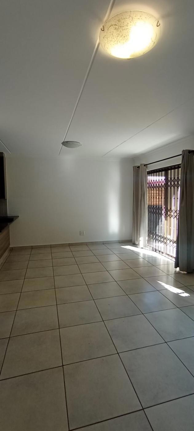 Townhouse to rent in Rynfield - ENL1740013