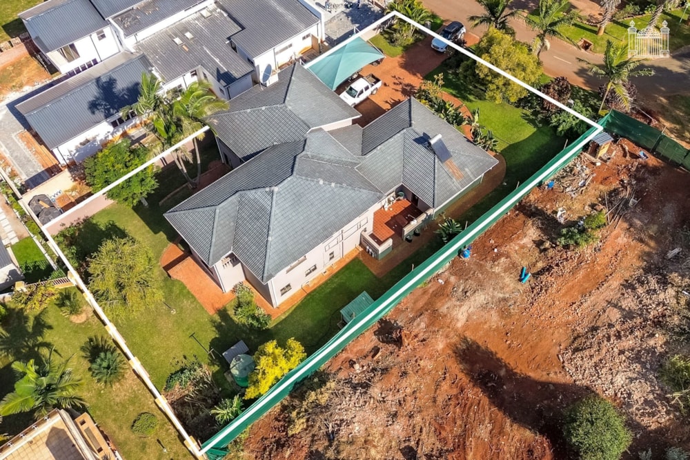 Double-storey house for sale in Borrowdale Brooke, Zimbabwe - 3ZB1740101 Double-storey house for sale in Borrowdale Brooke, Zimbabwe - 3ZB1740101