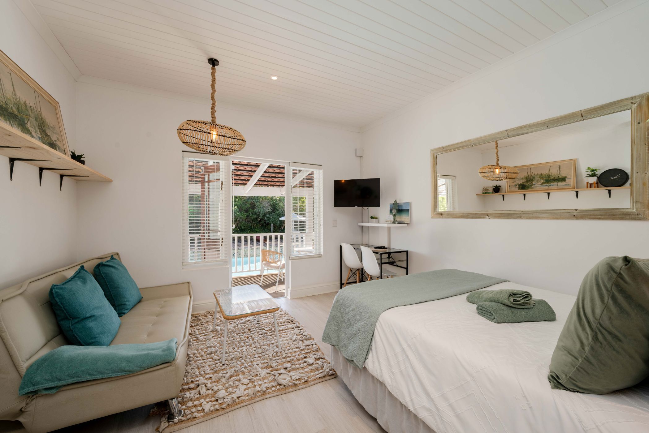 Apartment for sale in Keurboomstrand - 1KG1740476