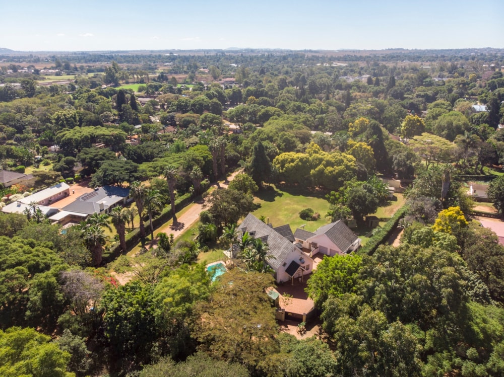 Double-storey house for sale in Emerald Hill, Zimbabwe - 3ZB1740199 Double-storey house for sale in Emerald Hill, Zimbabwe - 3ZB1740199
