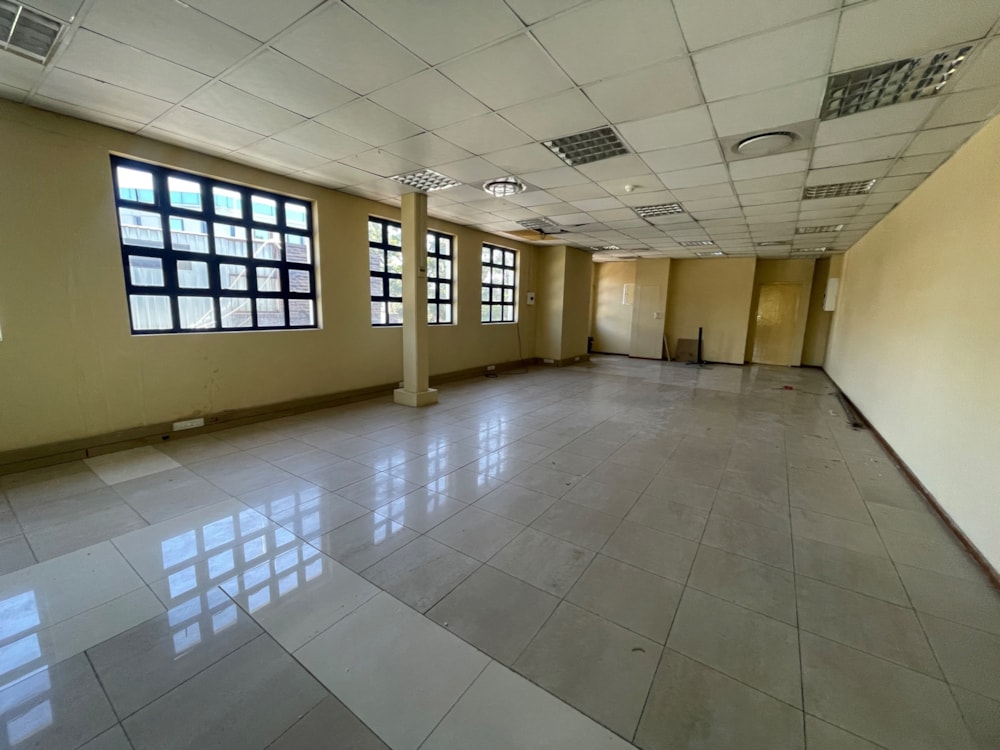 Commercial Building to rent in Gaborone, Botswana - 3BO1740614 Commercial Building to rent in Gaborone, Botswana - 3BO1740614