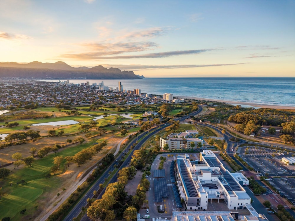 Commercial office for sale in Somerset West - SW1740262 Commercial office for sale in Somerset West - SW1740262