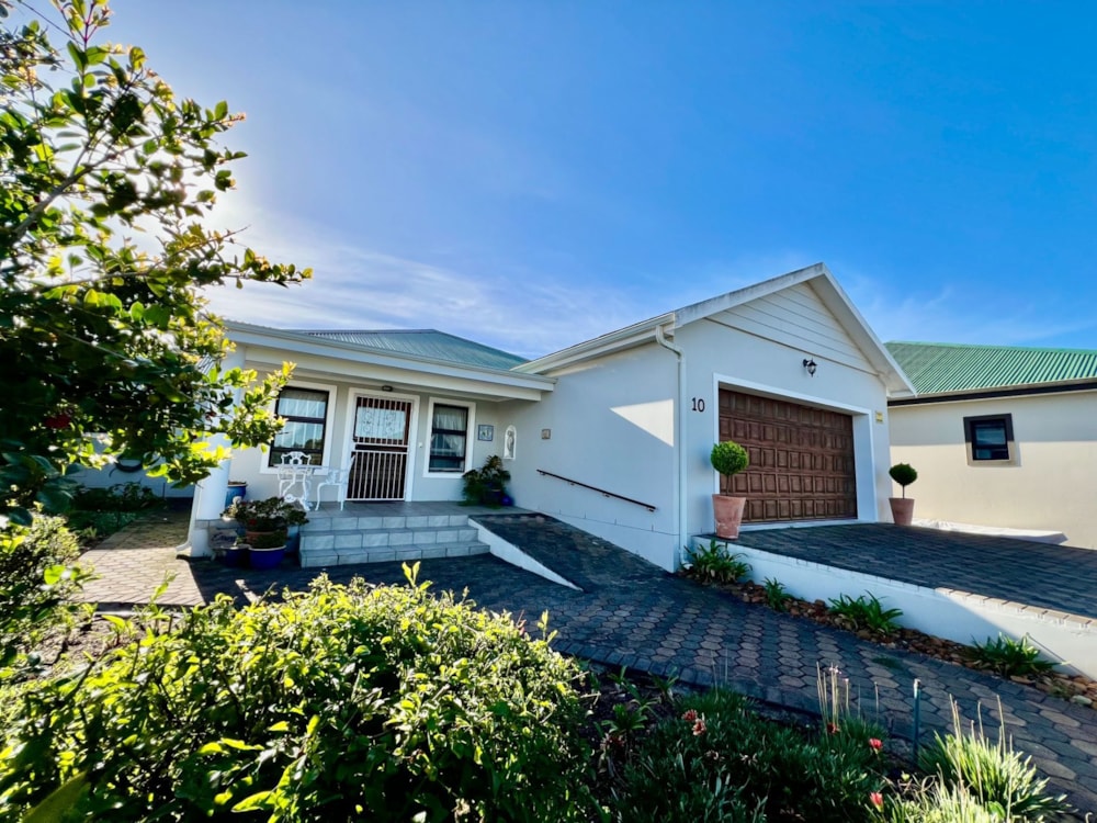 House for sale in Stilbaai West - 1SR1740309 House for sale in Stilbaai West - 1SR1740309