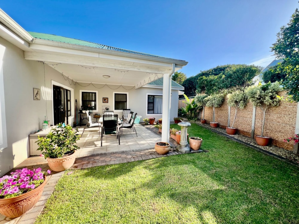 House for sale in Stilbaai West - 1SR1740309 House for sale in Stilbaai West - 1SR1740309