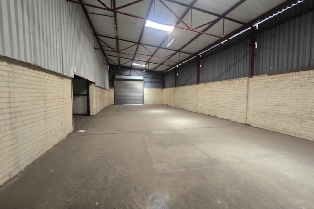 Commercial industrial property for sale in Kwekwe, Zimbabwe - 3ZB1740294 Commercial industrial property for sale in Kwekwe, Zimbabwe - 3ZB1740294