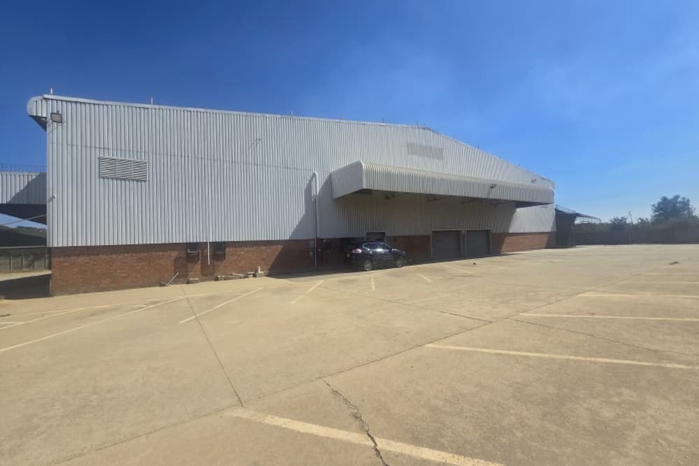 Commercial industrial property for sale in Kwekwe, Zimbabwe - 3ZB1740294 Commercial industrial property for sale in Kwekwe, Zimbabwe - 3ZB1740294