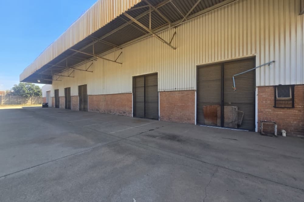 Commercial industrial property for sale in Kwekwe, Zimbabwe - 3ZB1740294 Commercial industrial property for sale in Kwekwe, Zimbabwe - 3ZB1740294
