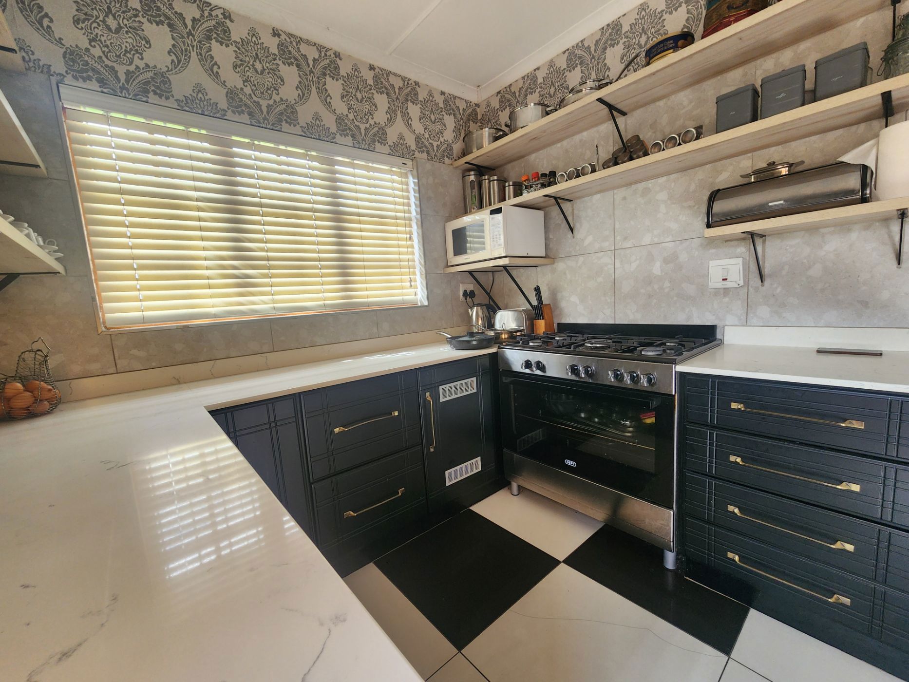 Security complex home for sale in Hayfields - 1PM1740369