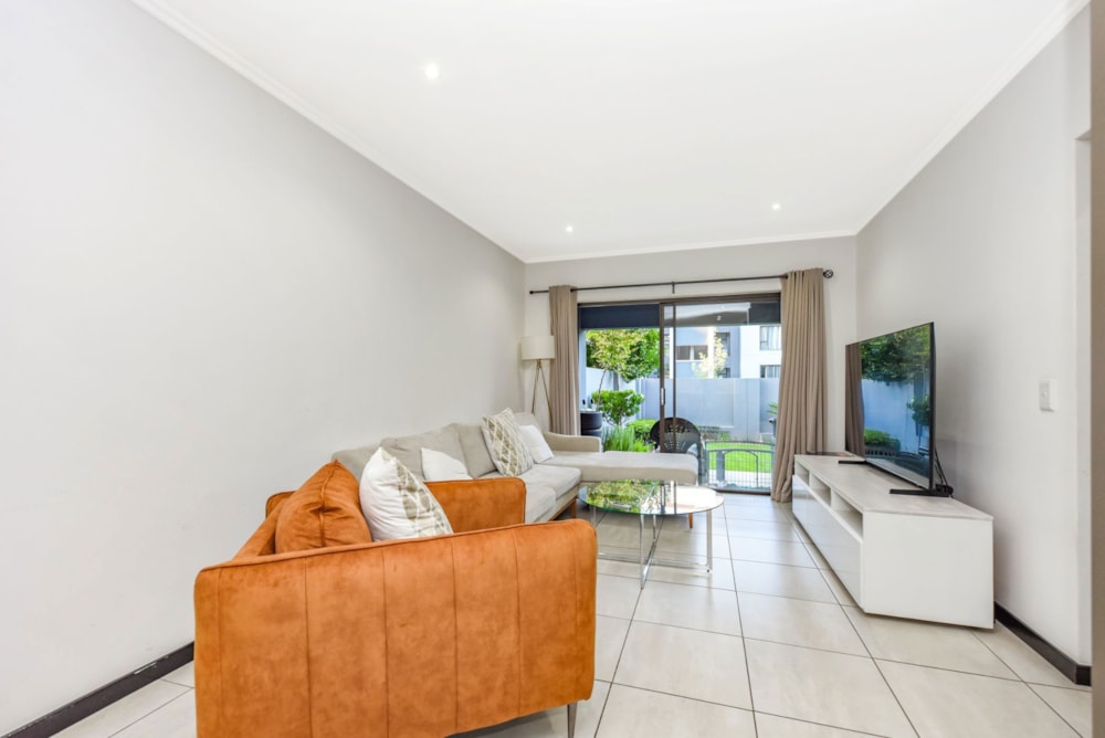 Apartment to rent in Lonehill - FYL1740450
