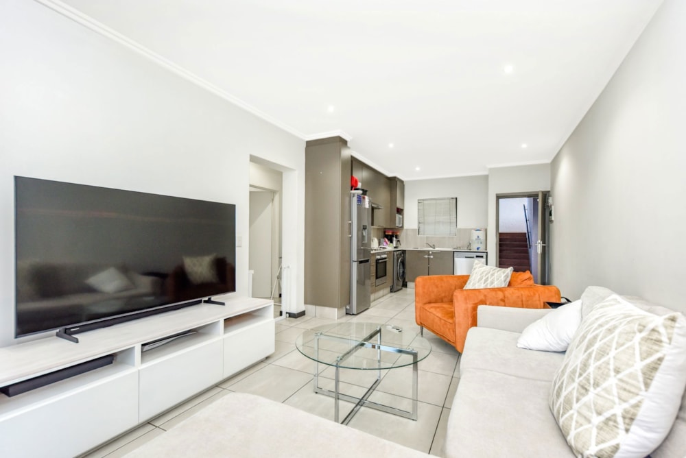 Apartment to rent in Lonehill - FYL1740450