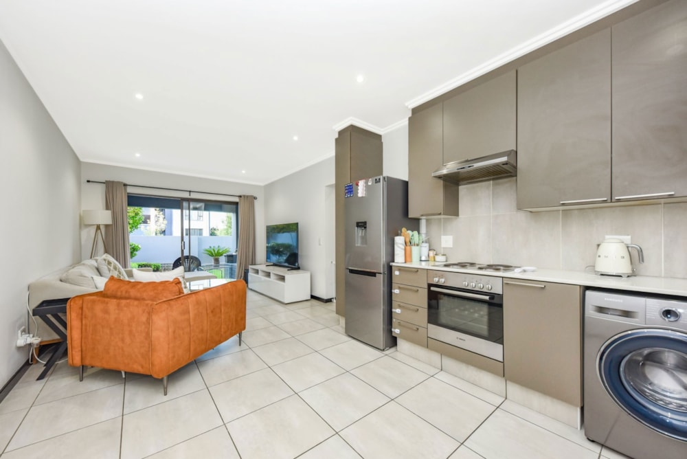 Apartment to rent in Lonehill - FYL1740450