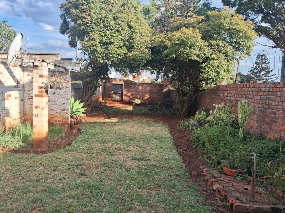 Double-storey apartment for sale in Belvedere, Zimbabwe - 3ZB1740455 Double-storey apartment for sale in Belvedere, Zimbabwe - 3ZB1740455