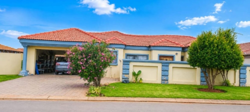 House for sale in Vosloorus - BOK1740509