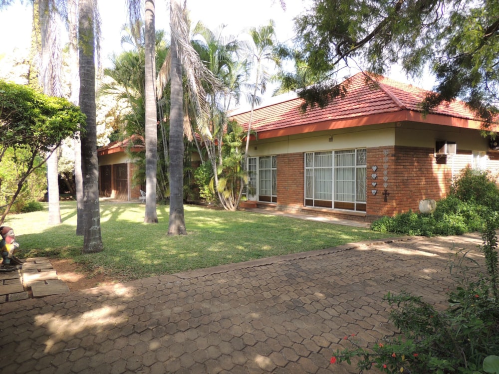 House for sale in Mookgopong (Naboomspruit) - 1MDM1740717