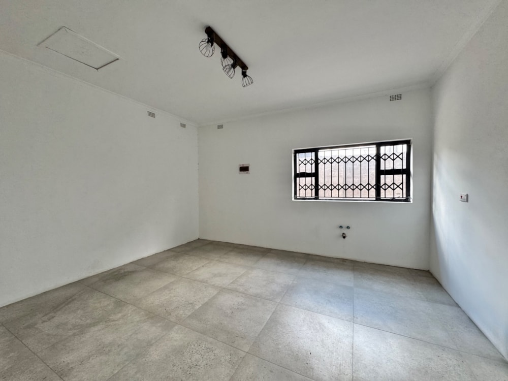 Commercial industrial property to rent in Graniteside, Zimbabwe - 3ZB1740485