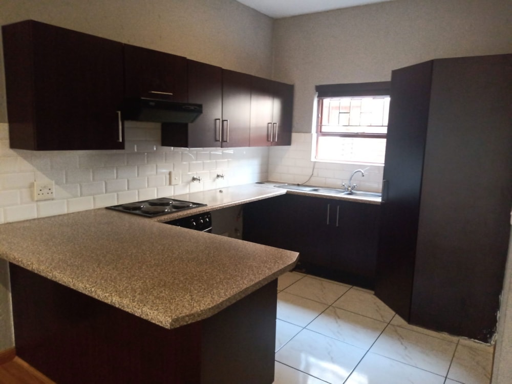 Apartment to rent in Paulshof - FYL1740793 Apartment to rent in Paulshof - FYL1740793