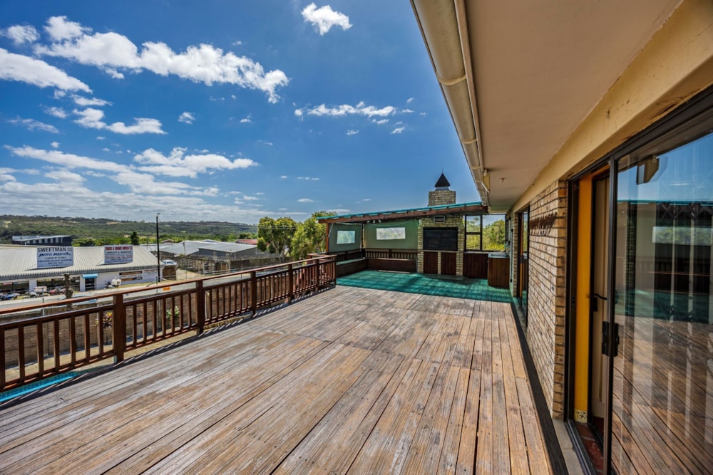 Townhouse to rent in Beacon Bay - 1EZ1740536