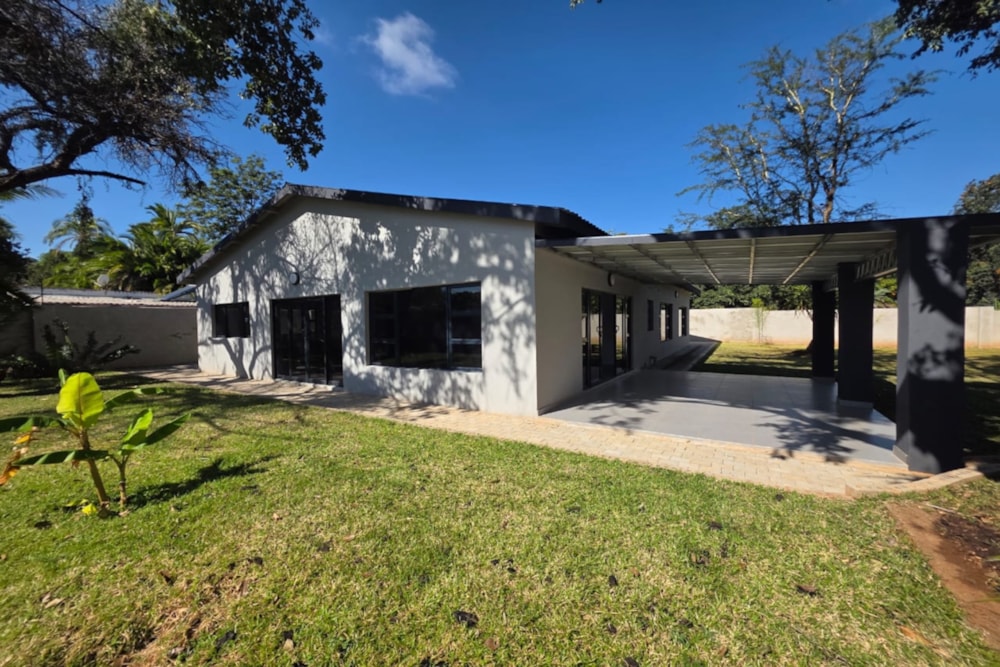 House for sale in Suburbs, Zimbabwe - 3ZB1740540 House for sale in Suburbs, Zimbabwe - 3ZB1740540