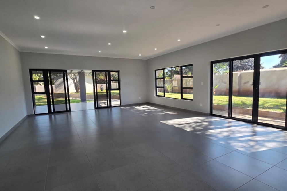 House for sale in Suburbs, Zimbabwe - 3ZB1740540 House for sale in Suburbs, Zimbabwe - 3ZB1740540