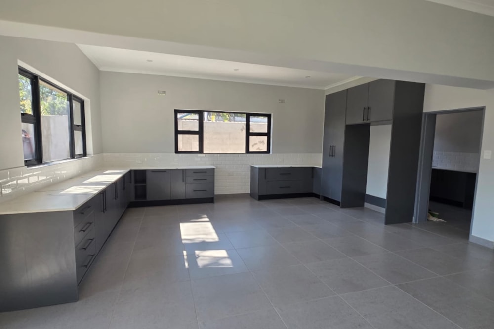 House for sale in Suburbs, Zimbabwe - 3ZB1740540 House for sale in Suburbs, Zimbabwe - 3ZB1740540