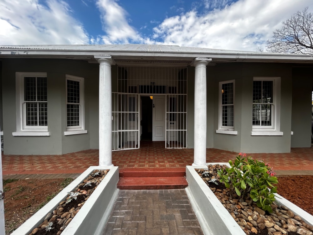 House for sale in Beaconsfield - 1KJ1740693 House for sale in Beaconsfield - 1KJ1740693