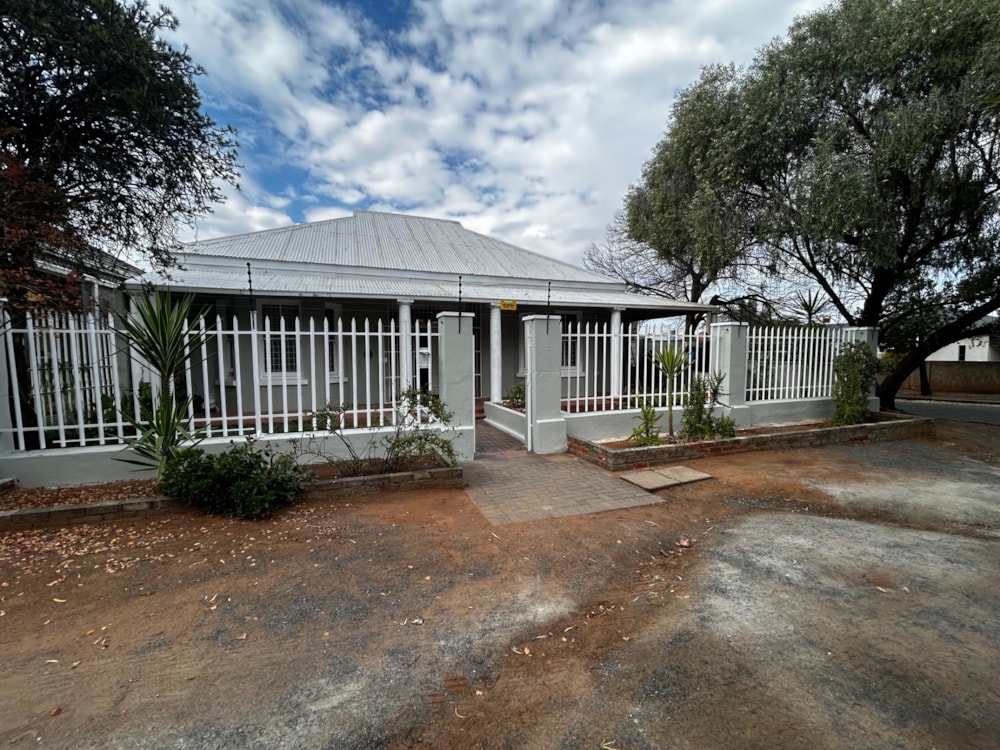 House for sale in Beaconsfield - 1KJ1740693 House for sale in Beaconsfield - 1KJ1740693
