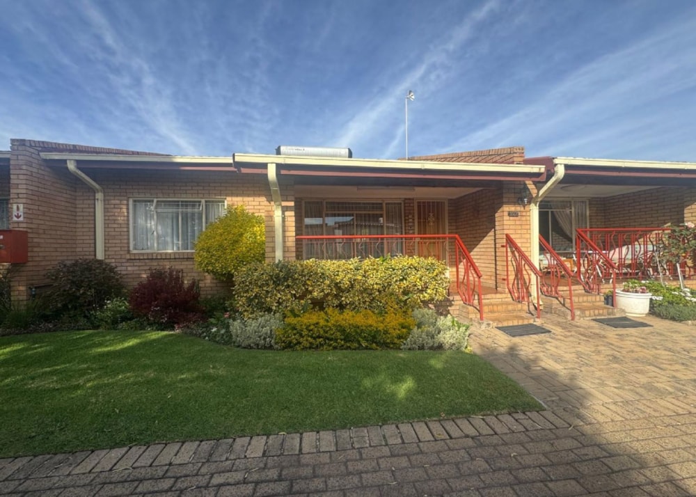 Townhouse for sale in Middelburg Central (Mpumalanga Central)  - 1MD1740692
