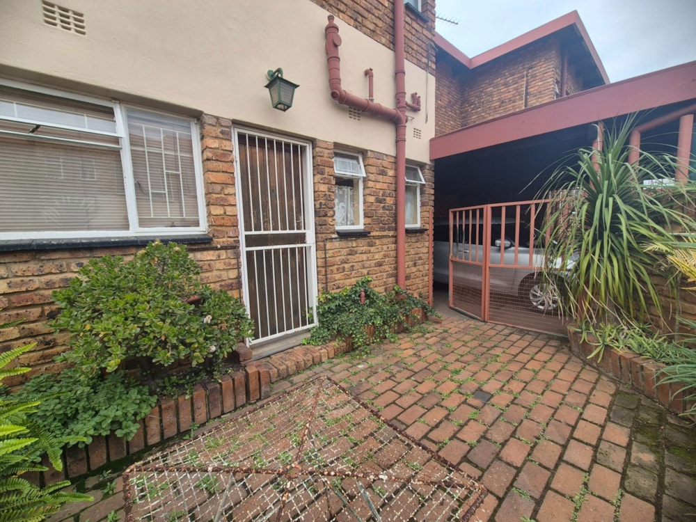 Apartment for sale in Middelburg Central (Mpumalanga Central)  - 1MD1740758