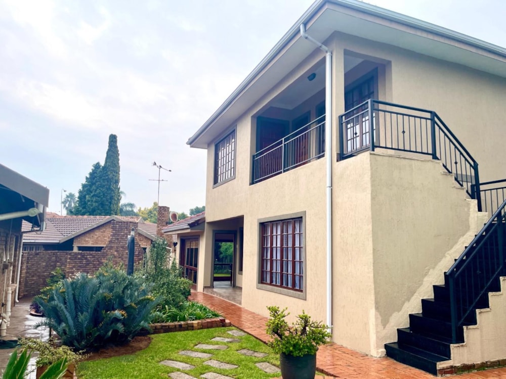 Guesthouse for sale in Zwartkop - PT1740766 Guesthouse for sale in Zwartkop - PT1740766