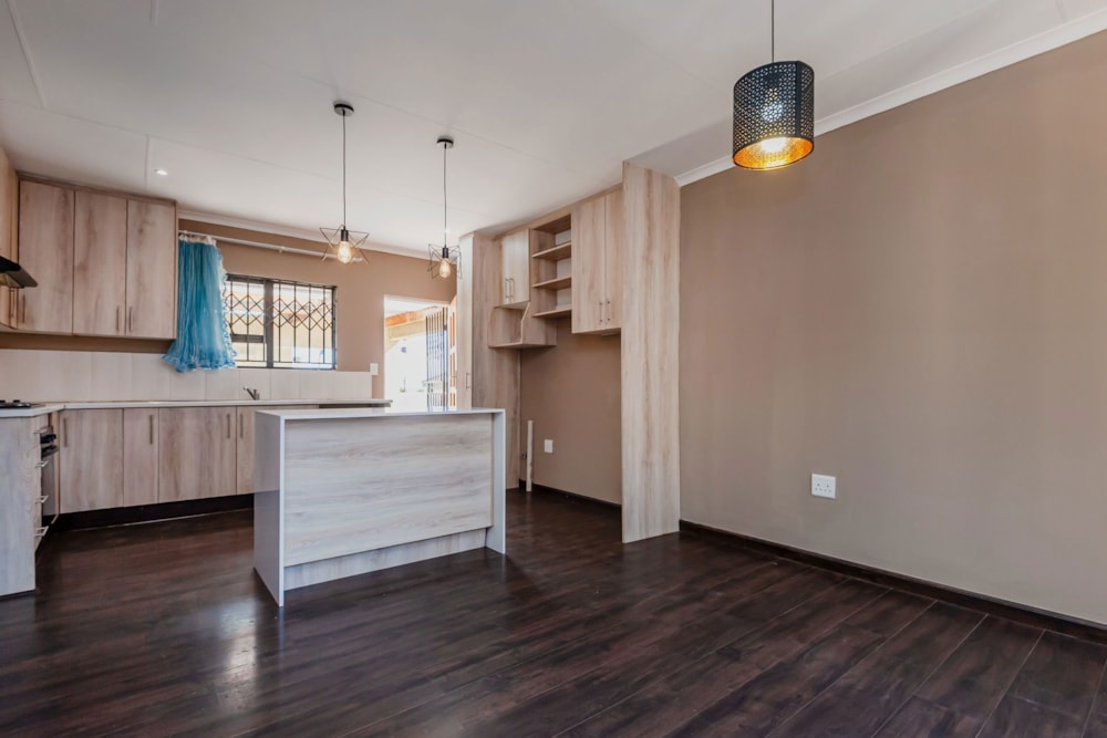 House for sale in Lenasia South - 1GV1740847