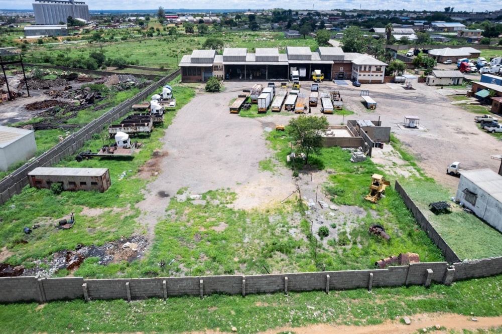Commercial industrial property for sale in Kelvin, Zimbabwe - 3ZB1740951 Commercial industrial property for sale in Kelvin, Zimbabwe - 3ZB1740951