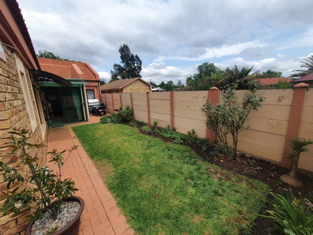 Townhouse for sale in Potchefstroom - 1PCH1740963 Townhouse for sale in Potchefstroom - 1PCH1740963