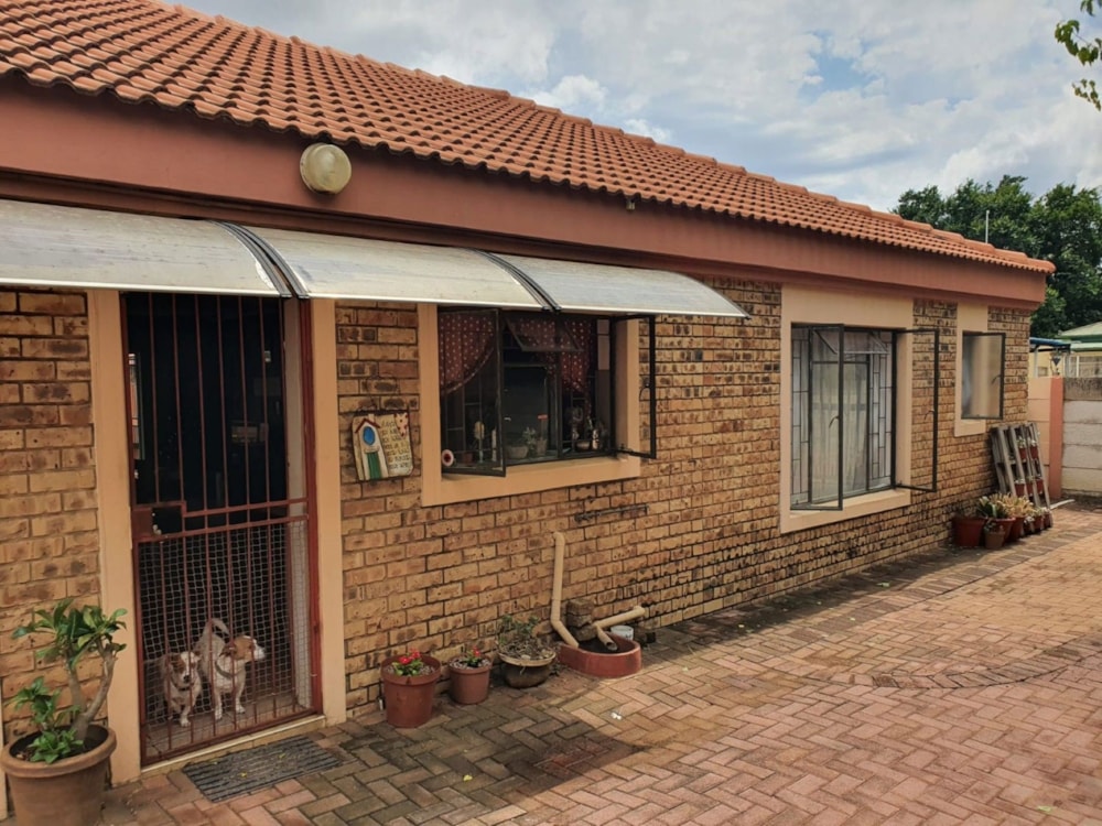 Townhouse for sale in Potchefstroom - 1PCH1740963 Townhouse for sale in Potchefstroom - 1PCH1740963