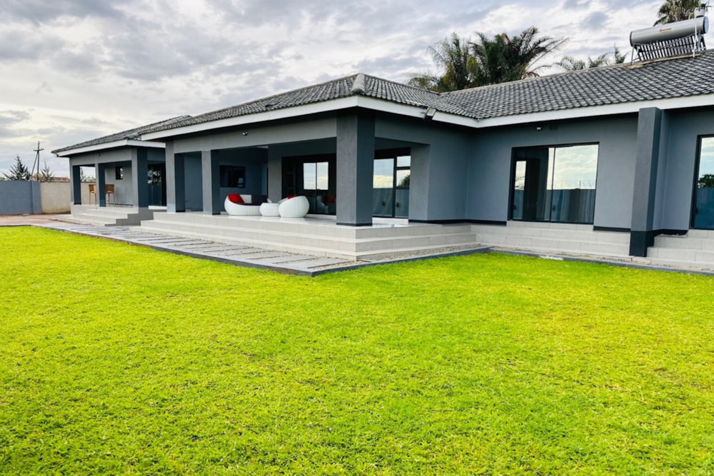 House for sale in Selbourne Park, Zimbabwe - 3ZB1740957 House for sale in Selbourne Park, Zimbabwe - 3ZB1740957