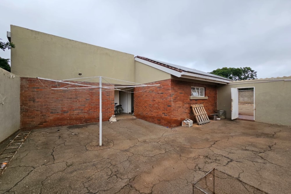 House for sale in Kumalo, Bulawayo, Zimbabwe - 3ZB1740985