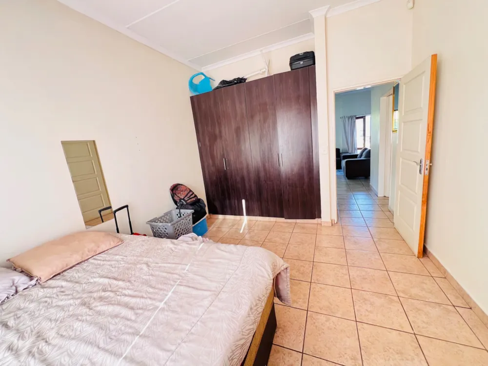 Security estate home sold in Die Heuwel - 1WD1740999 Security estate home sold in Die Heuwel - 1WD1740999