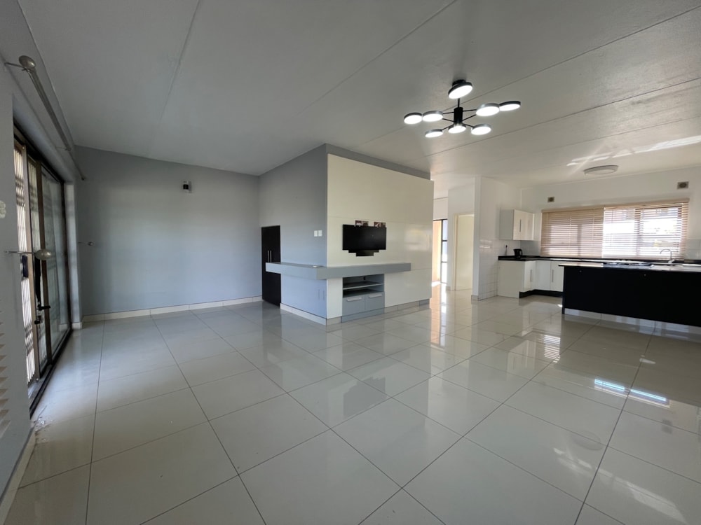 Townhouse to rent in Phakalane, Botswana - 3BO1741044