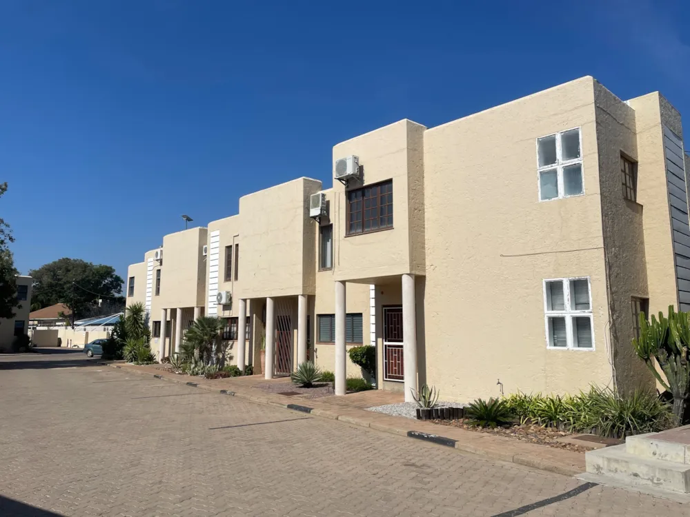Townhouse to rent in Phakalane, Botswana - 3BO1741044 Townhouse to rent in Phakalane, Botswana - 3BO1741044